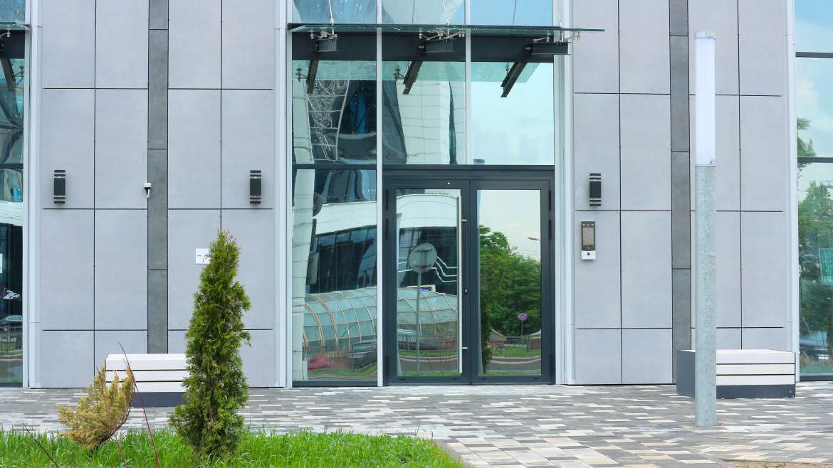 Finding the Perfect Storefront Doors for Your Business in Chicago and Surrounding Areas
